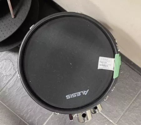 ALESIS 10